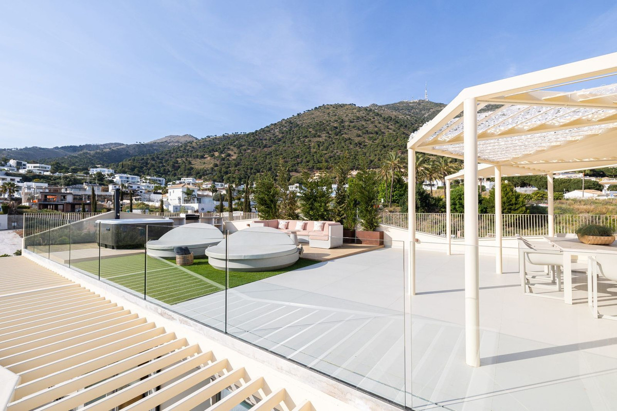 3 Bed Apartment for sale in Higueron Costa Del Sol, Málaga, Spain