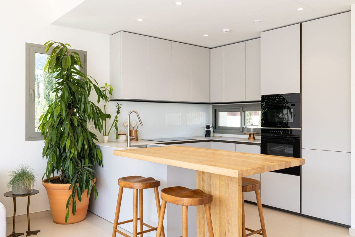 3 Bed Apartment for sale in Higueron Costa Del Sol, Málaga, Spain