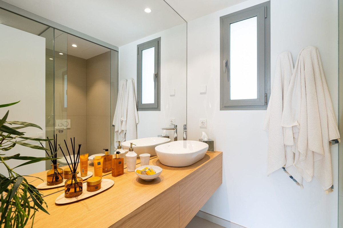 3 Bed Apartment for sale in Higueron Costa Del Sol, Málaga, Spain