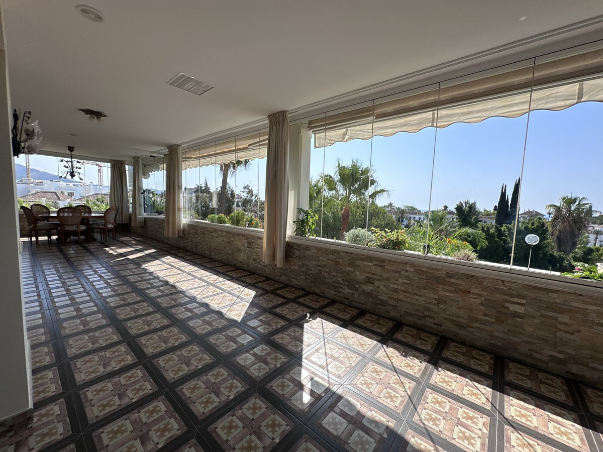 4 Bed Apartment for sale in The Golden Mile Costa Del Sol, Málaga, Spain