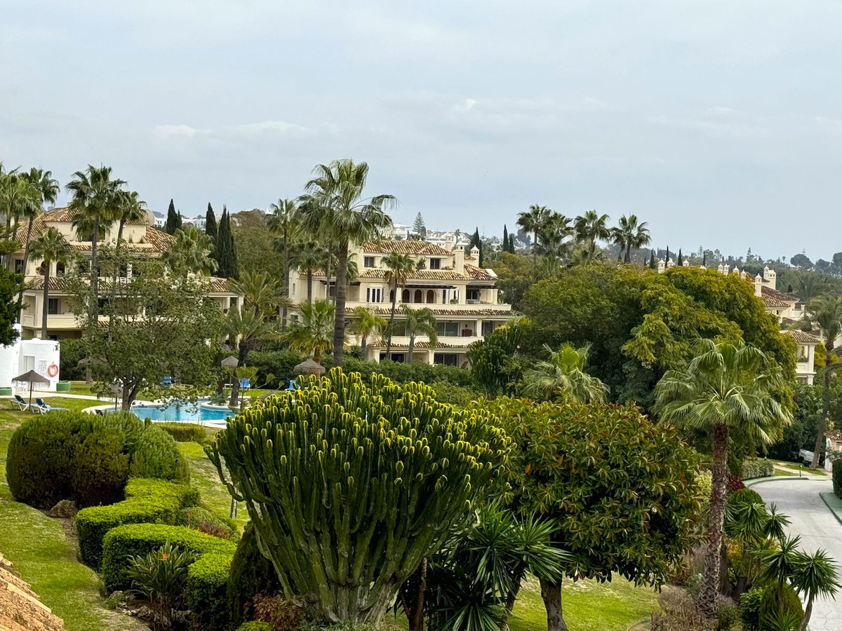 2 Bed Apartment for sale in Nueva Andalucía Costa Del Sol, Málaga, Spain