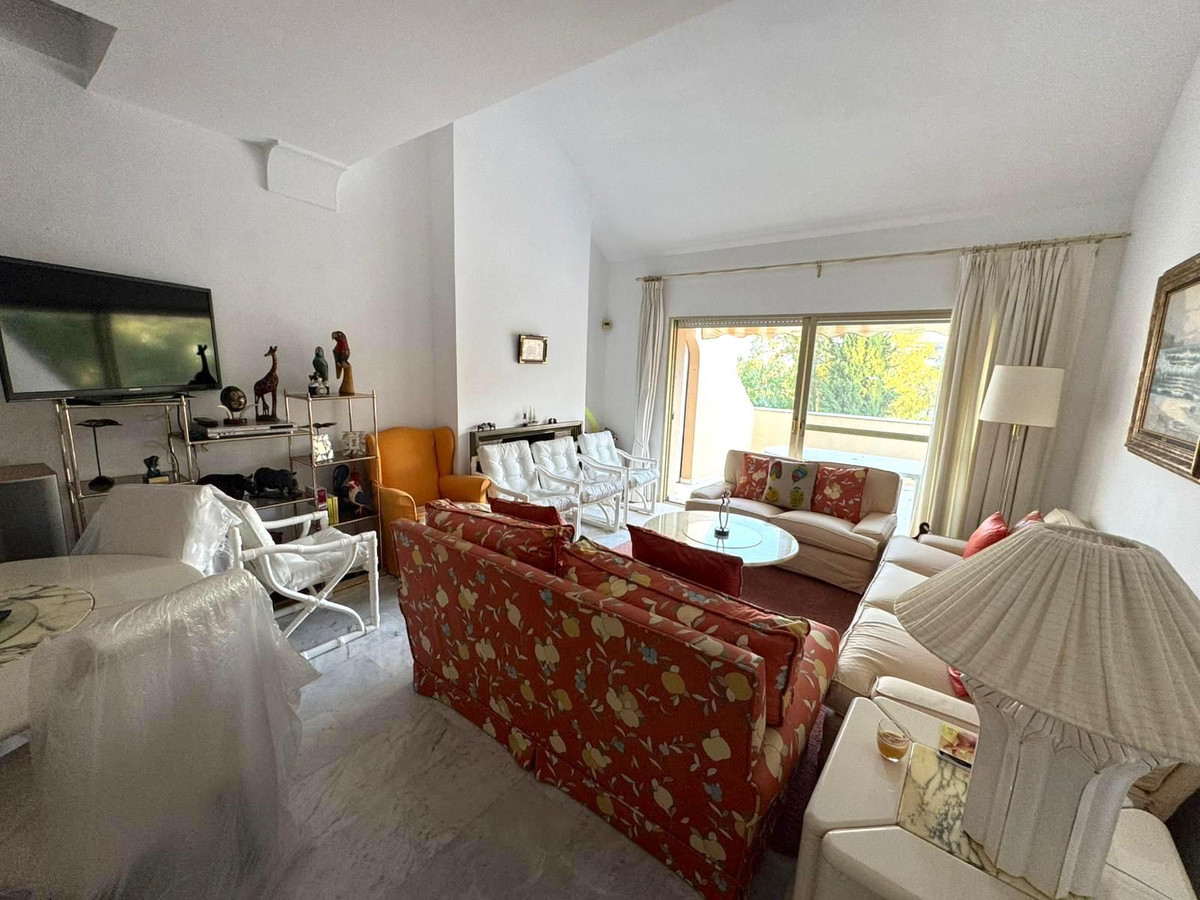 2 Bed Apartment for sale in Nueva Andalucía Costa Del Sol, Málaga, Spain