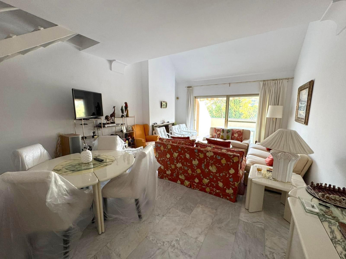 2 Bed Apartment for sale in Nueva Andalucía Costa Del Sol, Málaga, Spain