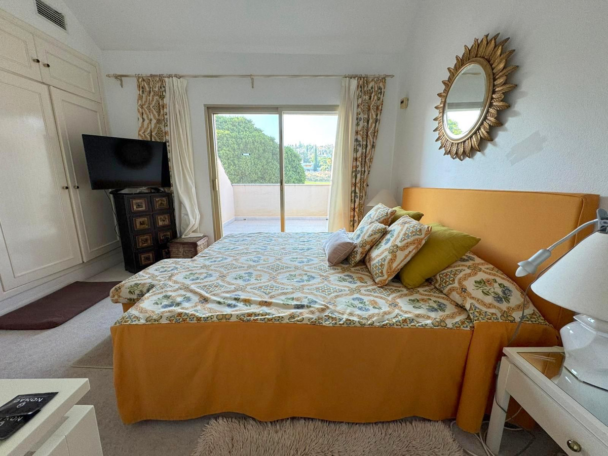 2 Bed Apartment for sale in Nueva Andalucía Costa Del Sol, Málaga, Spain