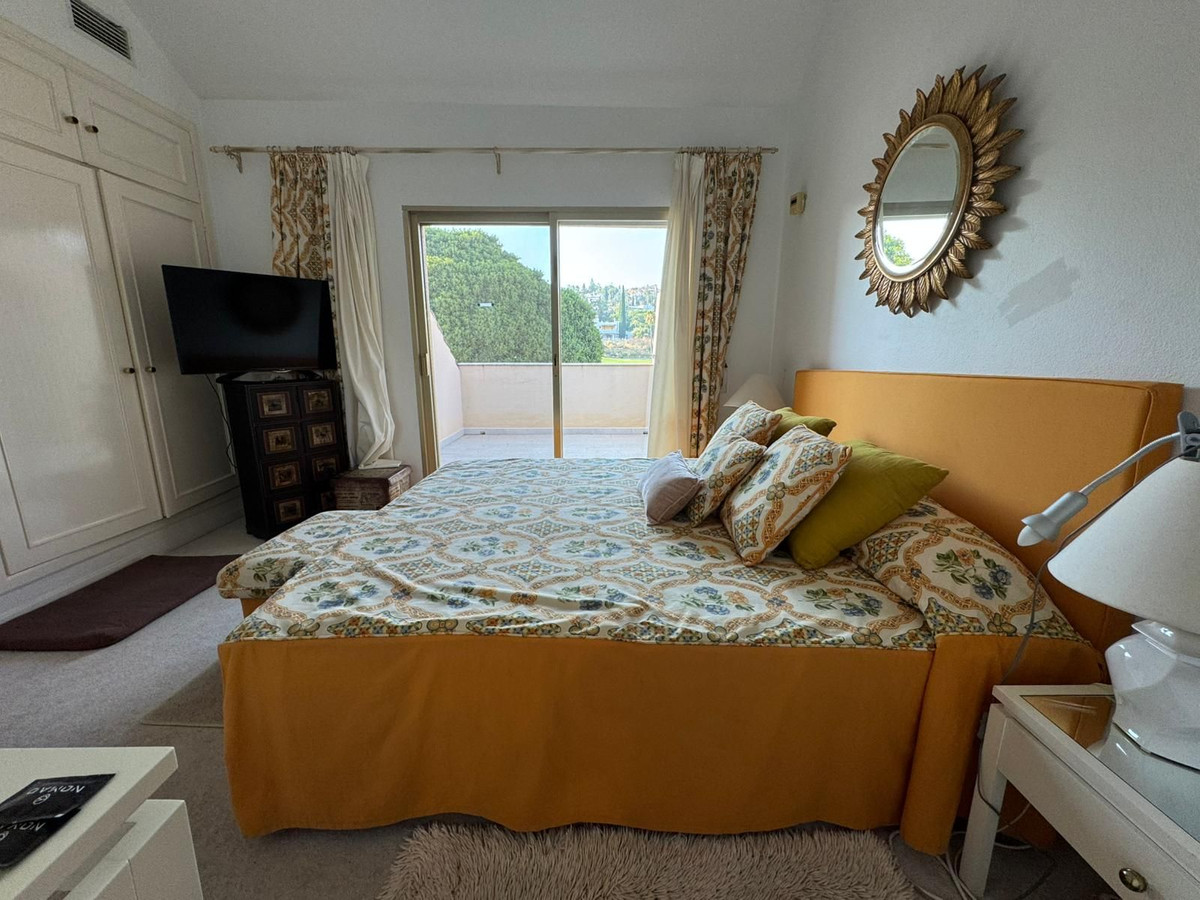 2 Bed Apartment for sale in Nueva Andalucía Costa Del Sol, Málaga, Spain
