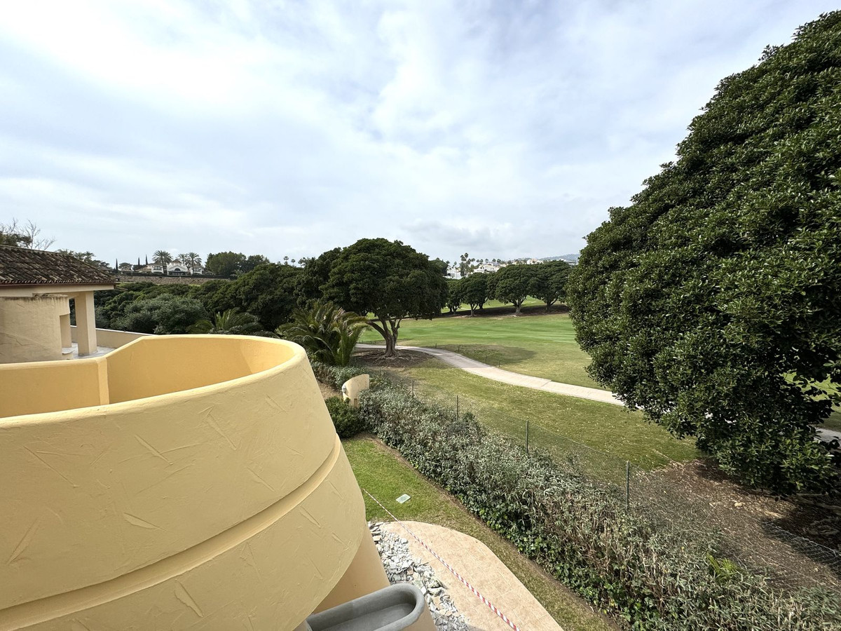 2 Bed Apartment for sale in Nueva Andalucía Costa Del Sol, Málaga, Spain