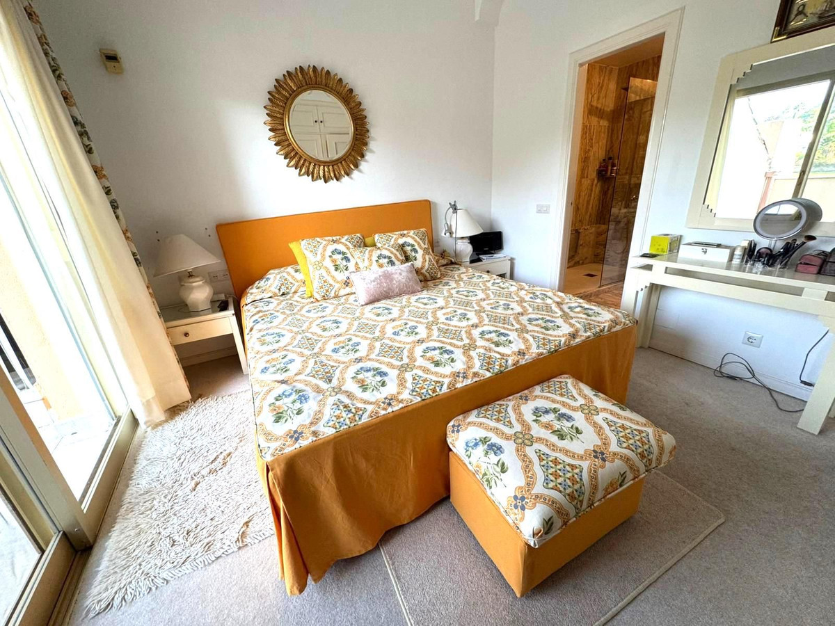 2 Bed Apartment for sale in Nueva Andalucía Costa Del Sol, Málaga, Spain