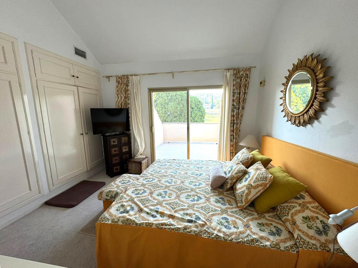 2 Bed Apartment for sale in Nueva Andalucía Costa Del Sol, Málaga, Spain