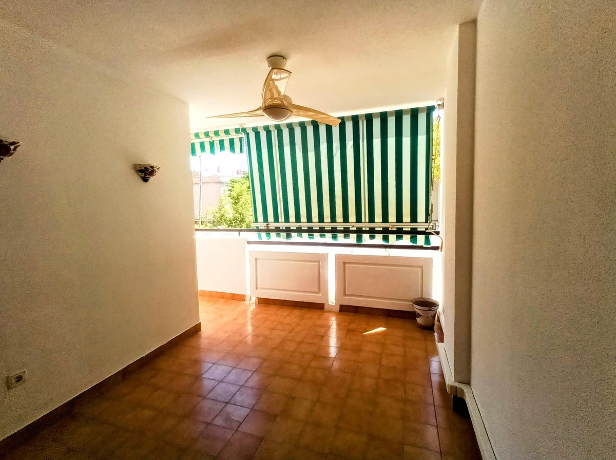4 Bed Apartment for sale in La Carihuela Costa Del Sol, Málaga, Spain