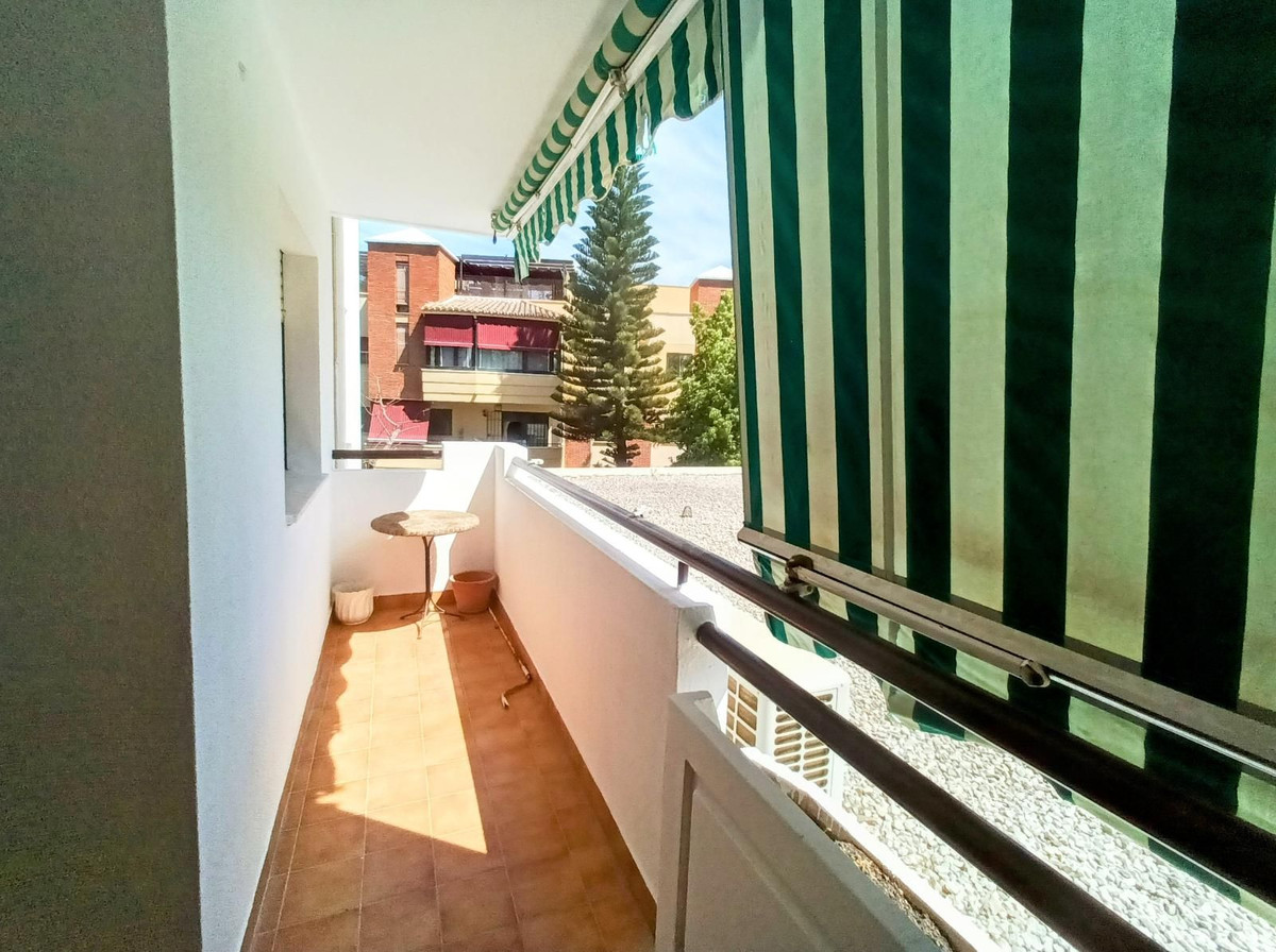 4 Bed Apartment for sale in La Carihuela Costa Del Sol, Málaga, Spain