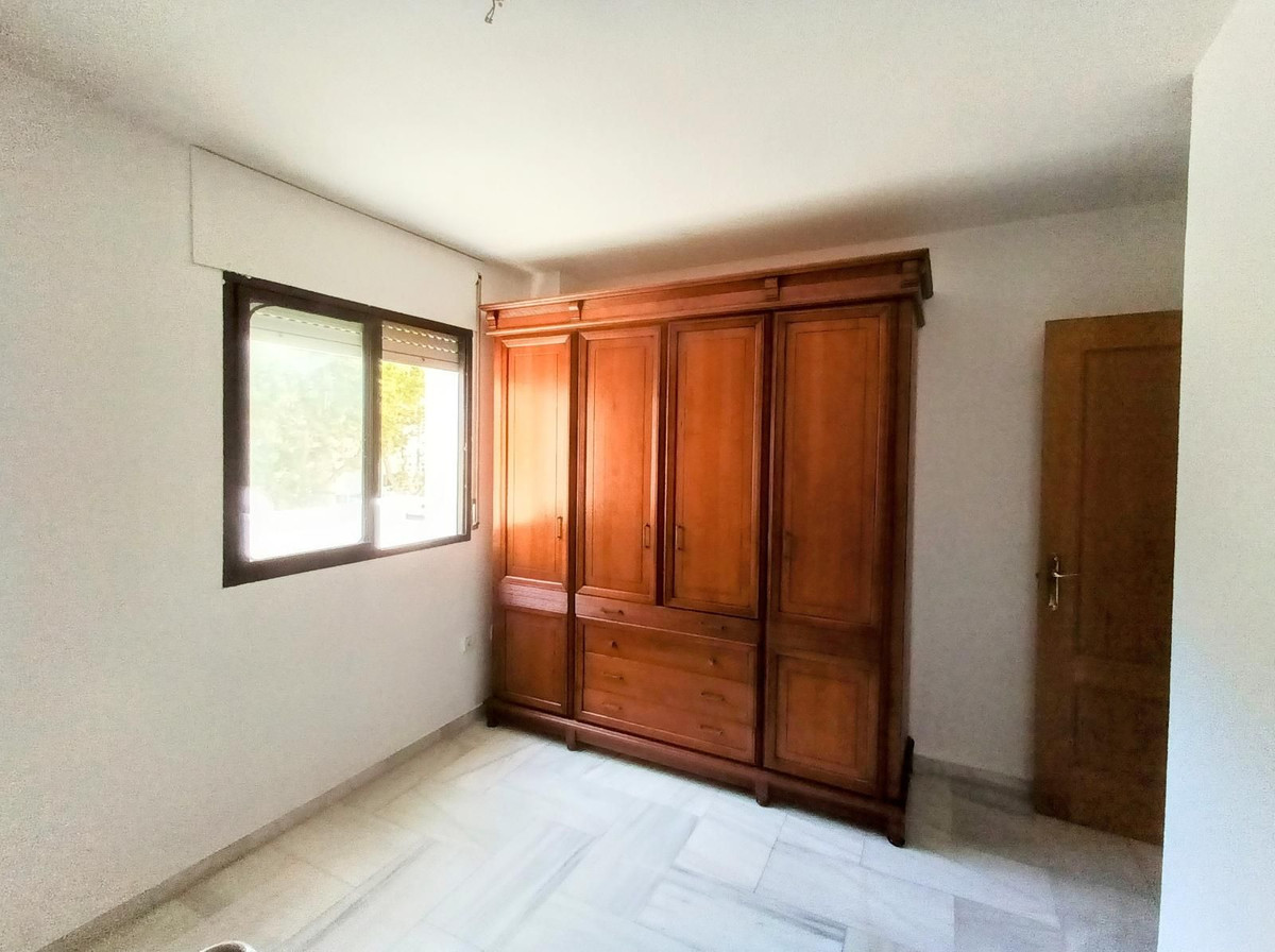 4 Bed Apartment for sale in La Carihuela Costa Del Sol, Málaga, Spain