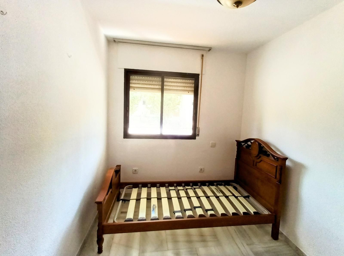 4 Bed Apartment for sale in La Carihuela Costa Del Sol, Málaga, Spain
