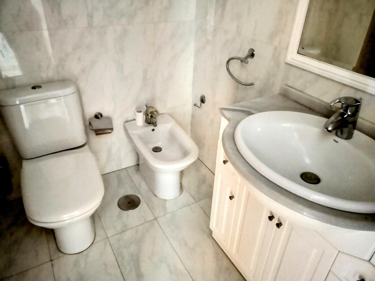 4 Bed Apartment for sale in La Carihuela Costa Del Sol, Málaga, Spain