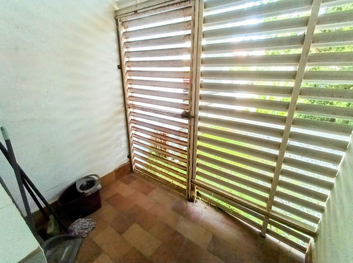 4 Bed Apartment for sale in La Carihuela Costa Del Sol, Málaga, Spain