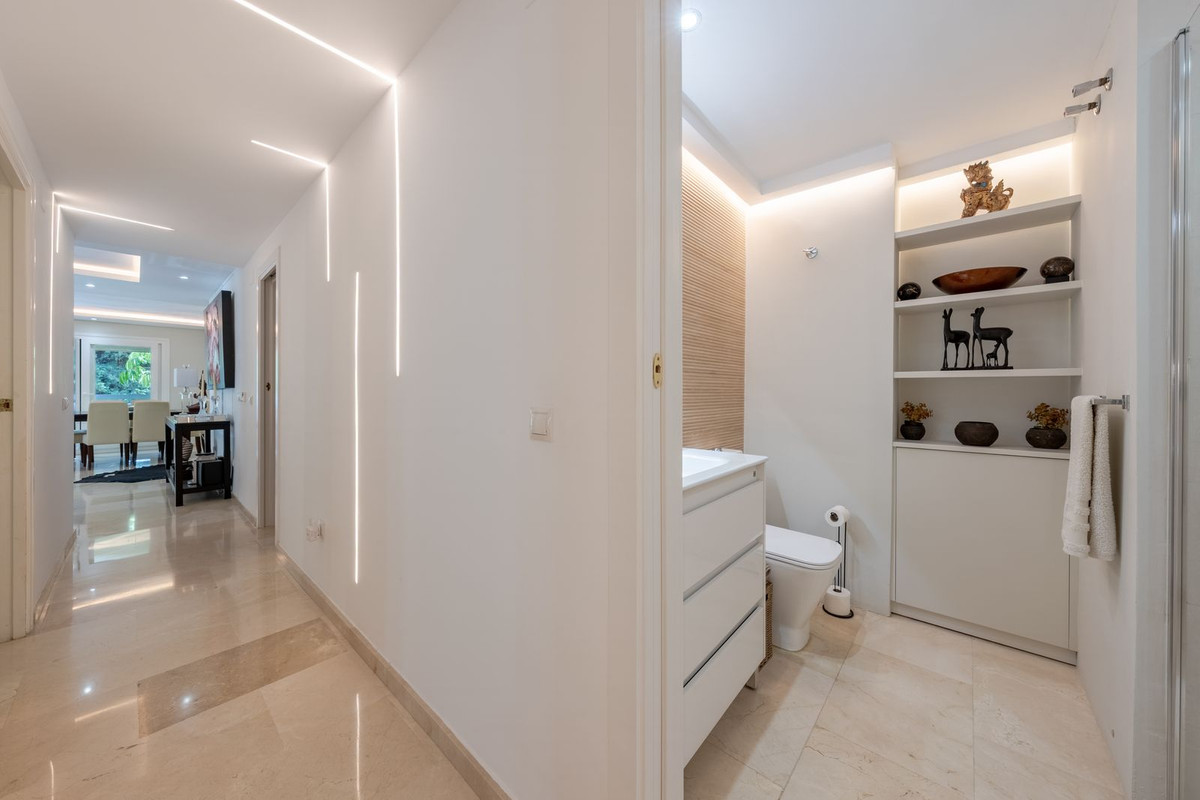 2 Bed Apartment for sale in Marbella Costa Del Sol, Málaga, Spain
