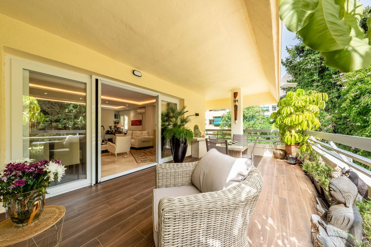 2 Bed Apartment for sale in Marbella Costa Del Sol, Málaga, Spain