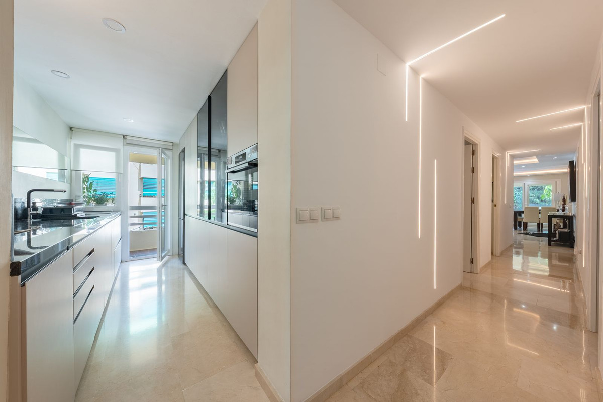 2 Bed Apartment for sale in Marbella Costa Del Sol, Málaga, Spain