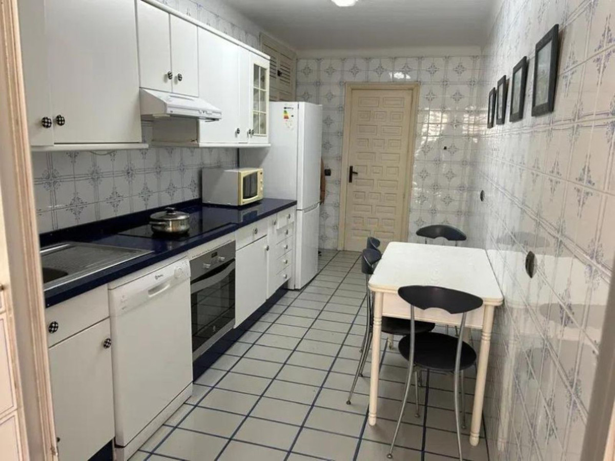 Se vende Apartamento Planta Media de 3 dormitorios en Costa Del Sol, Málaga, España