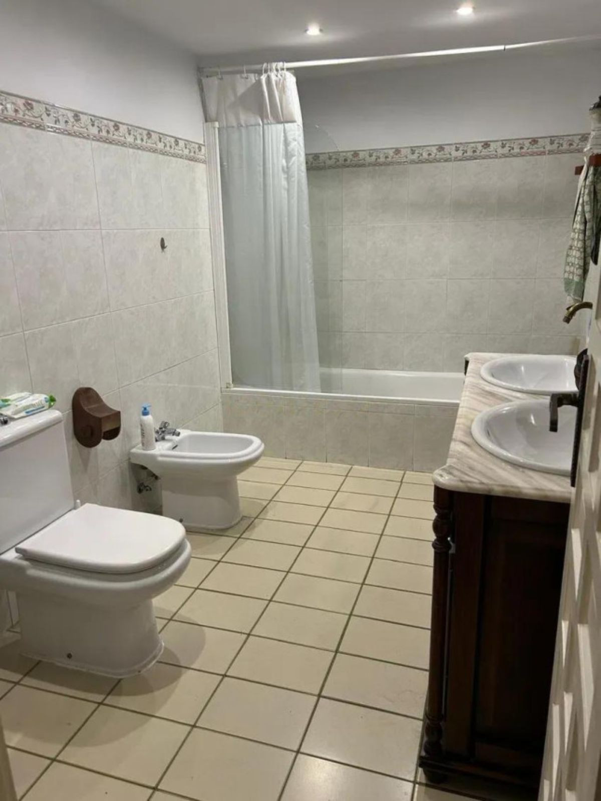 Se vende Apartamento Planta Media de 3 dormitorios en Costa Del Sol, Málaga, España