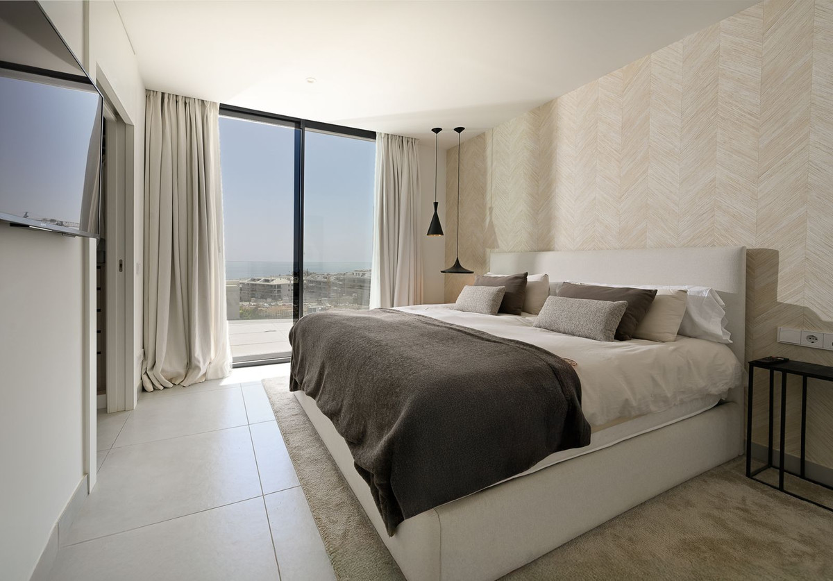 3 Bed Apartment for sale in Fuengirola Costa Del Sol, Málaga, Spain