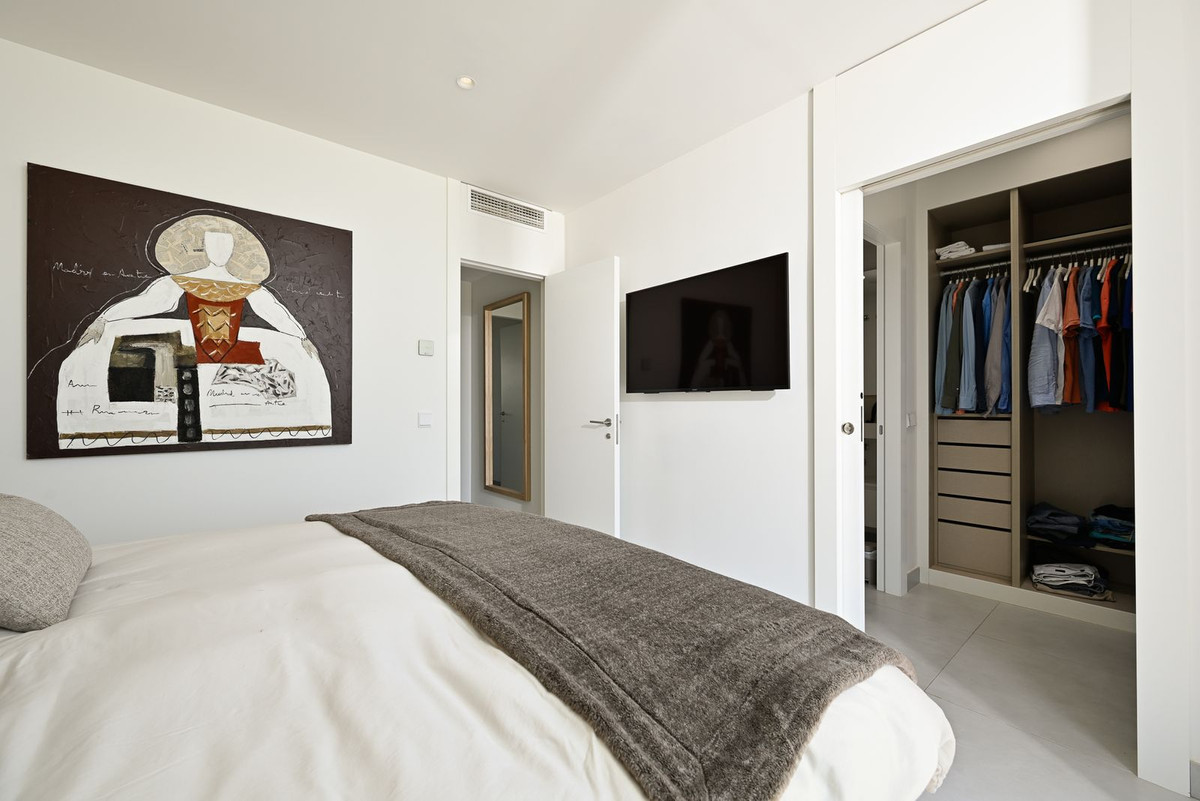 3 Bed Apartment for sale in Fuengirola Costa Del Sol, Málaga, Spain