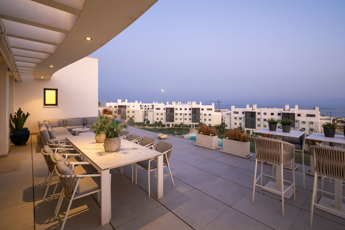 3 Bed Apartment for sale in Fuengirola Costa Del Sol, Málaga, Spain