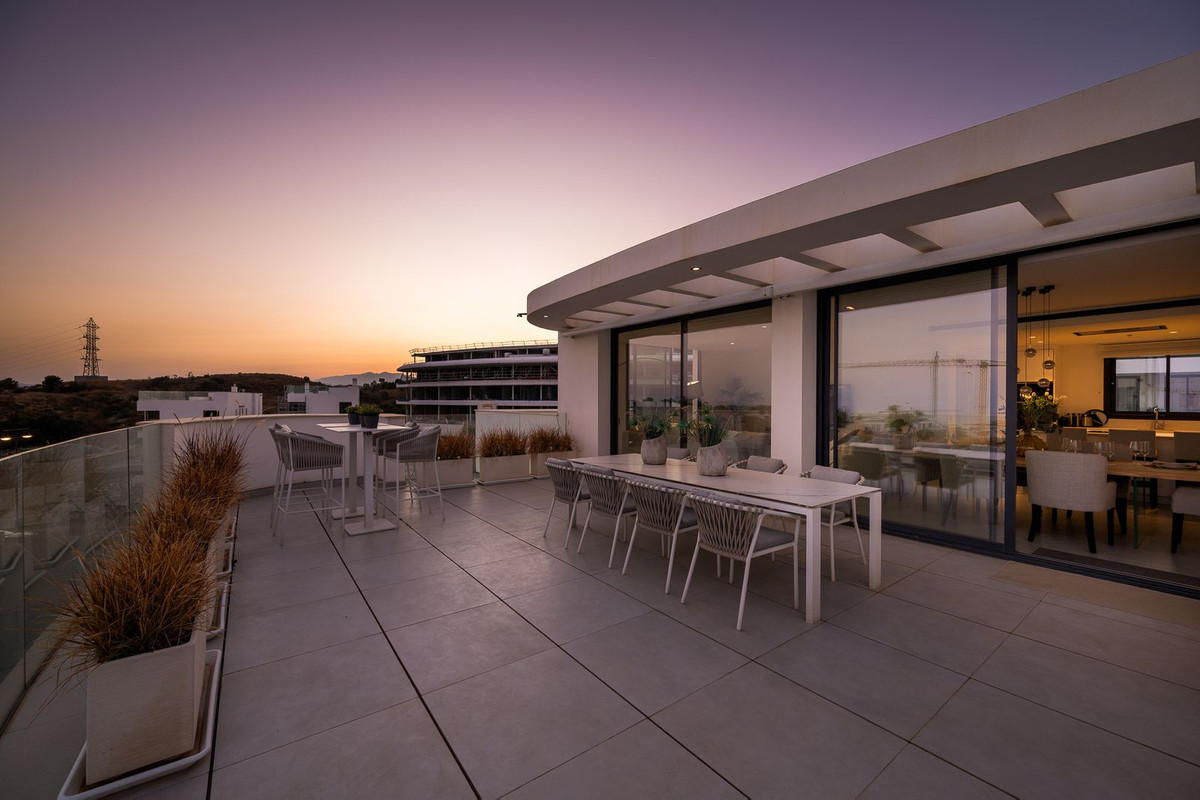 3 Bed Apartment for sale in Fuengirola Costa Del Sol, Málaga, Spain