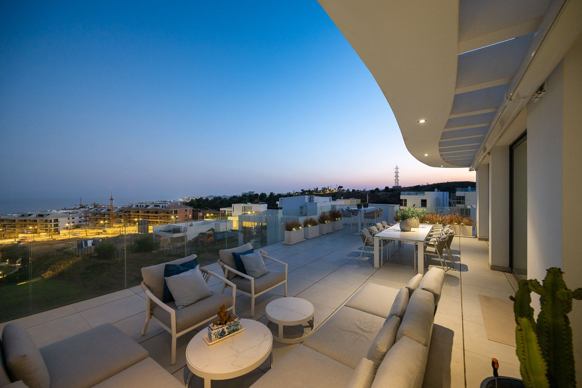3 Bed Apartment for sale in Fuengirola Costa Del Sol, Málaga, Spain