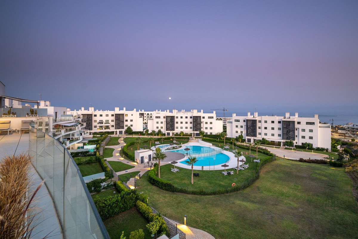 3 Bed Apartment for sale in Fuengirola Costa Del Sol, Málaga, Spain