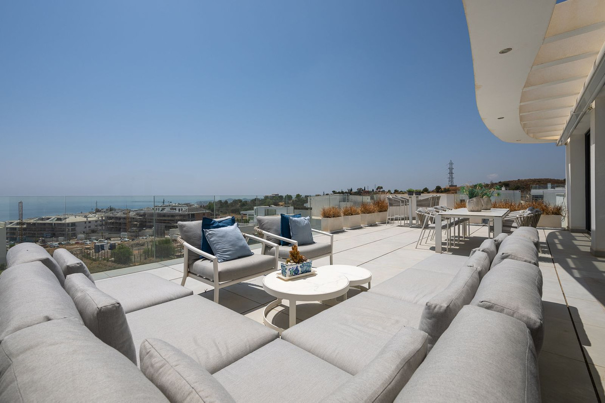3 Bed Apartment for sale in Fuengirola Costa Del Sol, Málaga, Spain