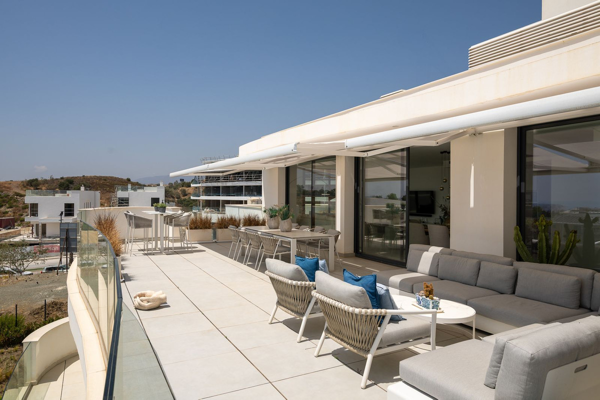 3 Bed Apartment for sale in Fuengirola Costa Del Sol, Málaga, Spain