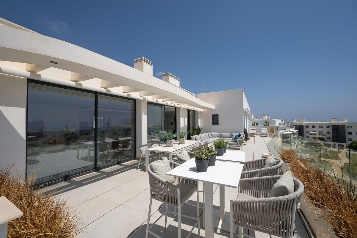 3 Bed Apartment for sale in Fuengirola Costa Del Sol, Málaga, Spain