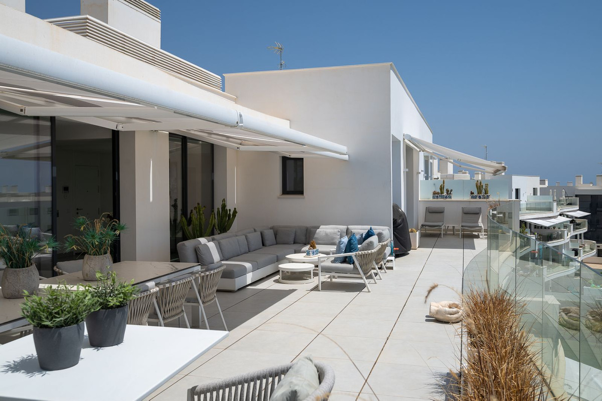 3 Bed Apartment for sale in Fuengirola Costa Del Sol, Málaga, Spain