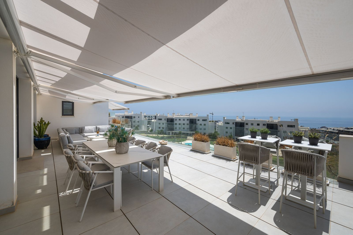 3 Bed Apartment for sale in Fuengirola Costa Del Sol, Málaga, Spain
