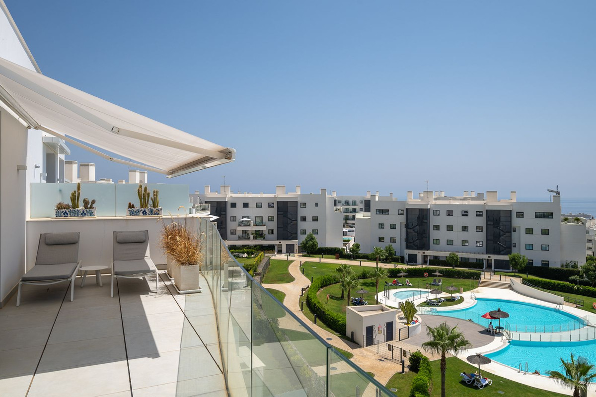 3 Bed Apartment for sale in Fuengirola Costa Del Sol, Málaga, Spain