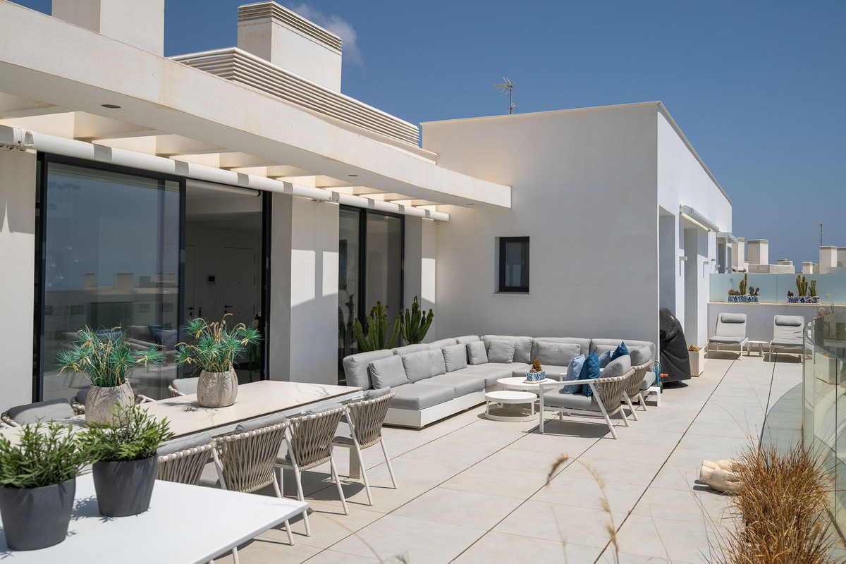 3 Bed Apartment for sale in Fuengirola Costa Del Sol, Málaga, Spain