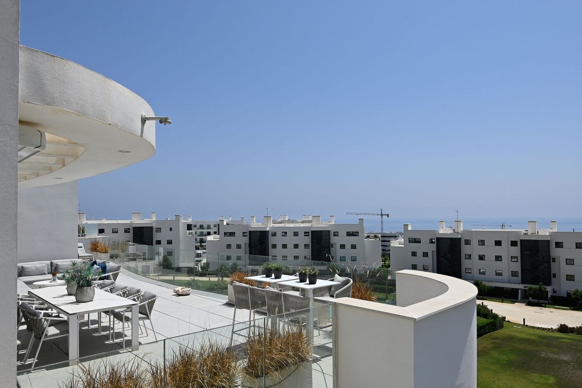 3 Bed Apartment for sale in Fuengirola Costa Del Sol, Málaga, Spain