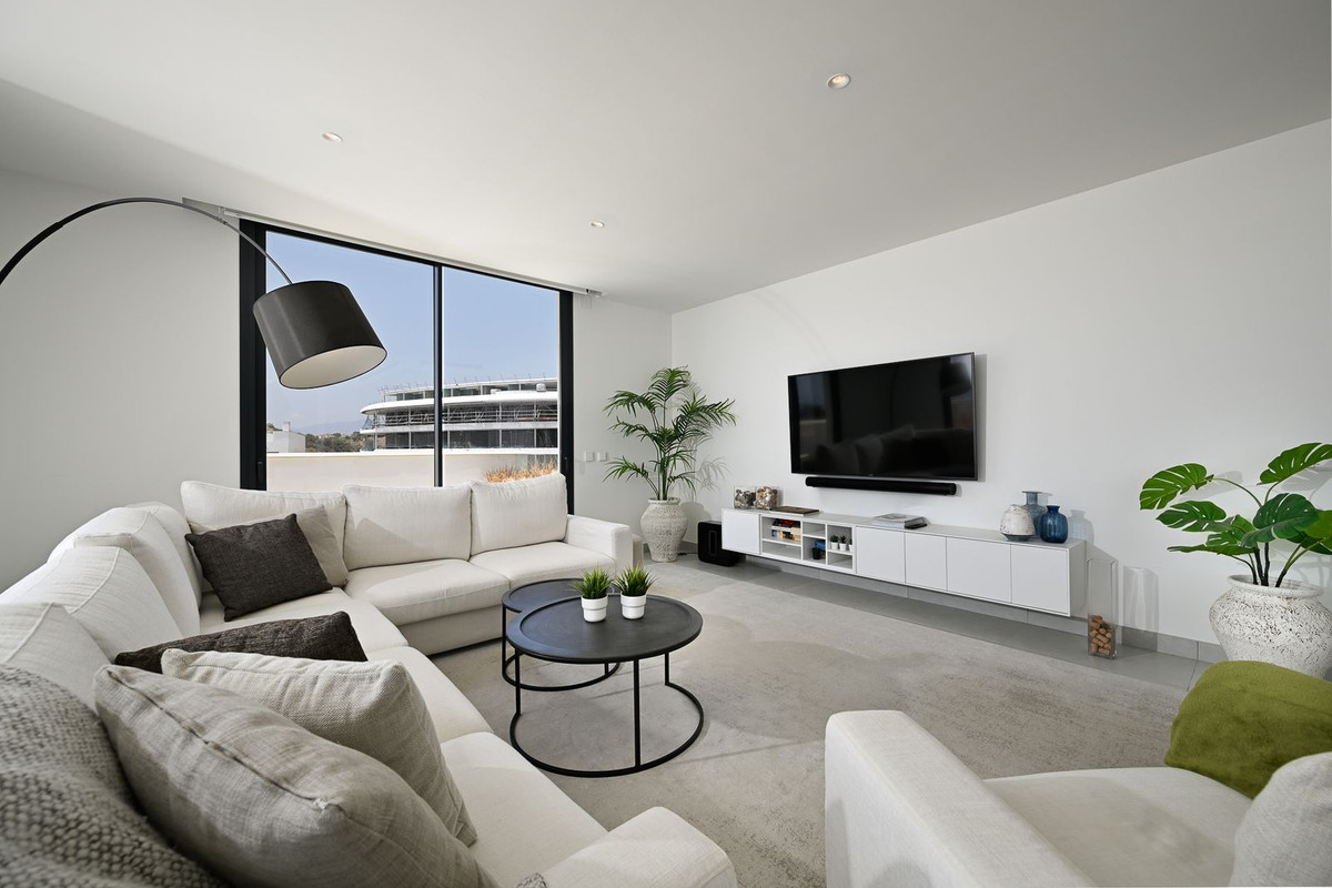3 Bed Apartment for sale in Fuengirola Costa Del Sol, Málaga, Spain