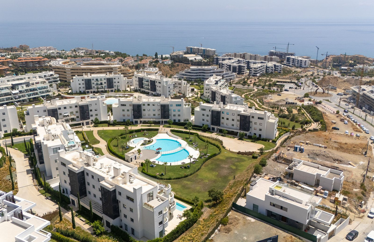 3 Bed Apartment for sale in Fuengirola Costa Del Sol, Málaga, Spain