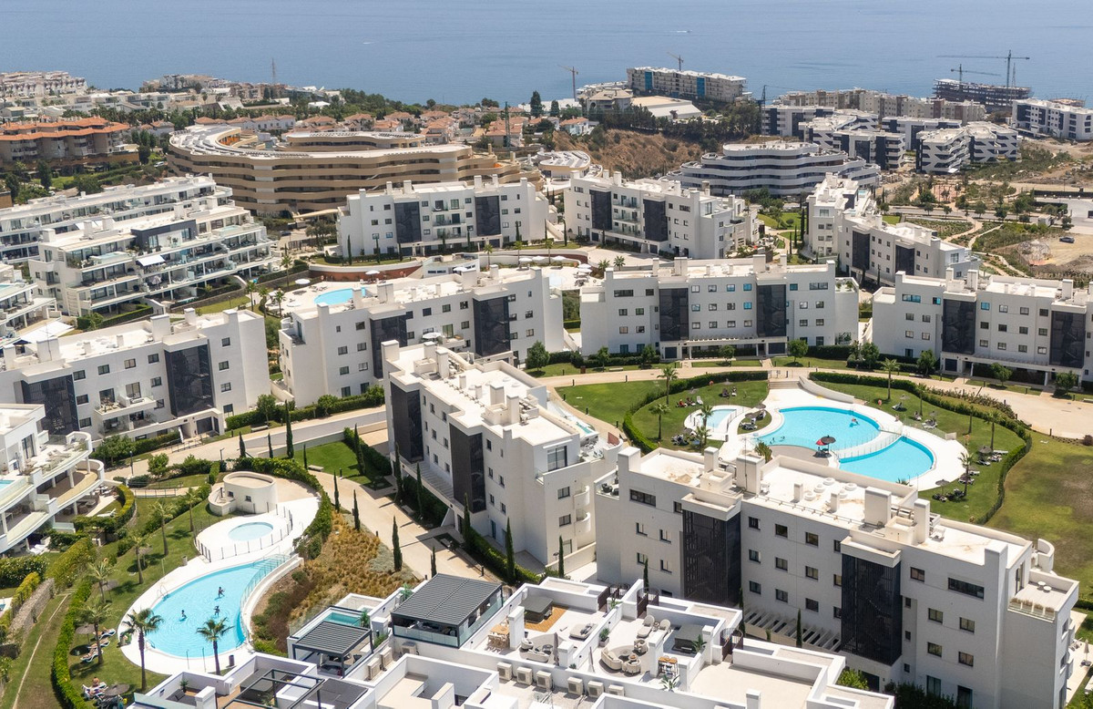 3 Bed Apartment for sale in Fuengirola Costa Del Sol, Málaga, Spain