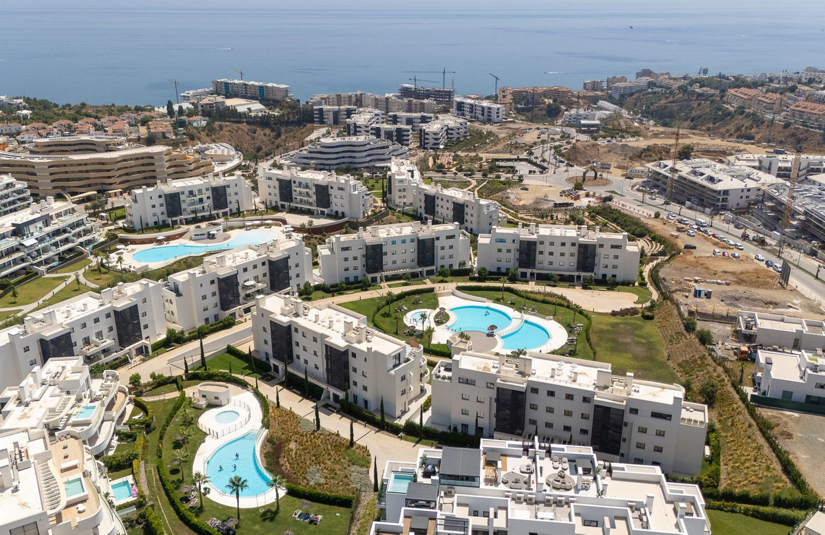 3 Bed Apartment for sale in Fuengirola Costa Del Sol, Málaga, Spain