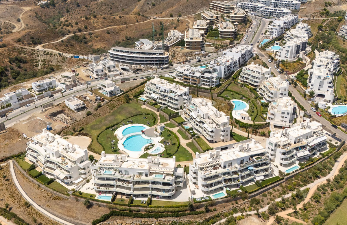3 Bed Apartment for sale in Fuengirola Costa Del Sol, Málaga, Spain