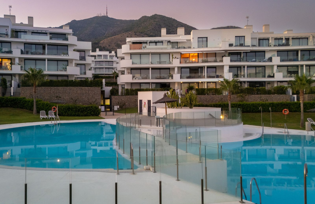 3 Bed Apartment for sale in Fuengirola Costa Del Sol, Málaga, Spain