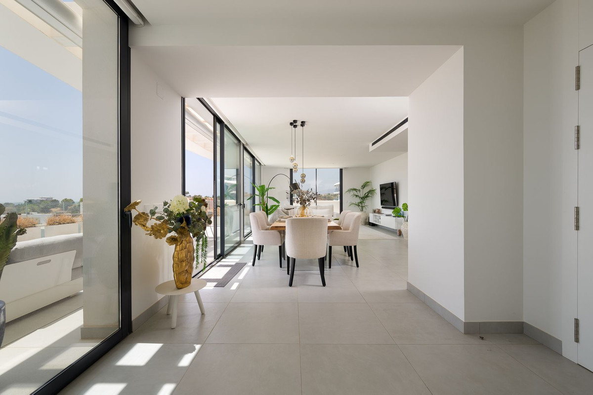 3 Bed Apartment for sale in Fuengirola Costa Del Sol, Málaga, Spain