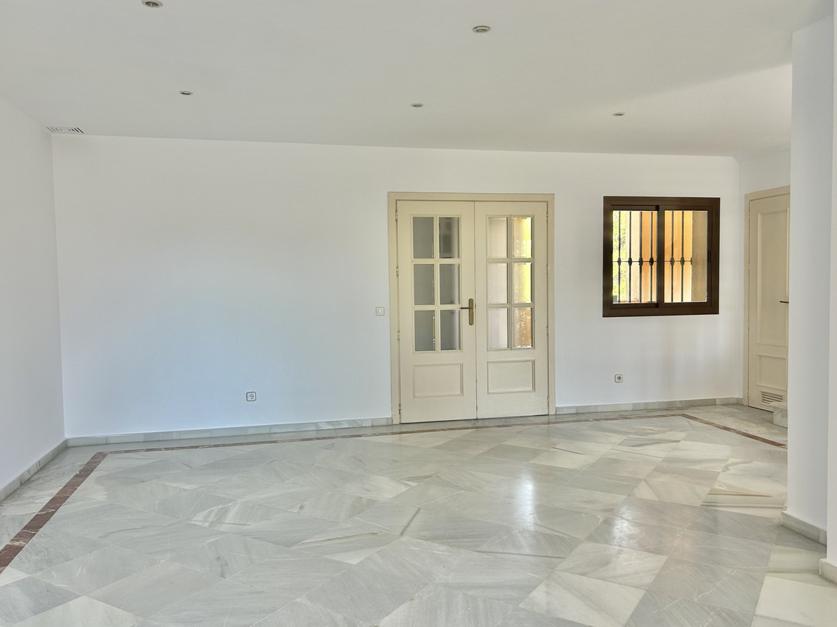 Se vende Dúplex de 4 dormitorios en Costa Del Sol, Cadiz, España