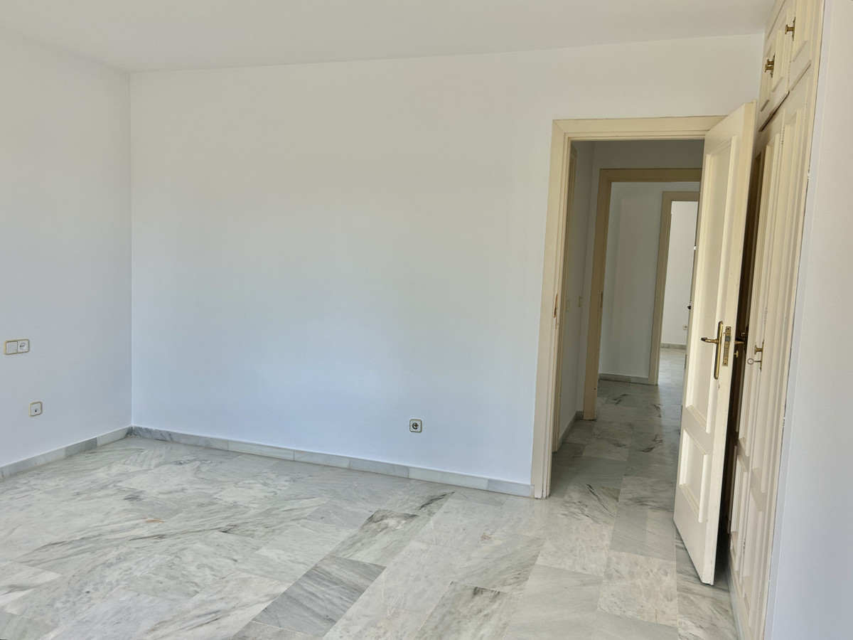 Se vende Dúplex de 4 dormitorios en Costa Del Sol, Cadiz, España
