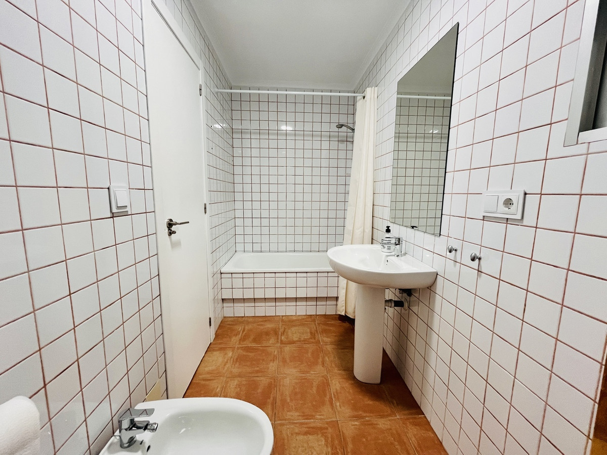 3 Bed Apartment for sale in Guardamar Del Segura Costa Blanca, Alicante, Spain