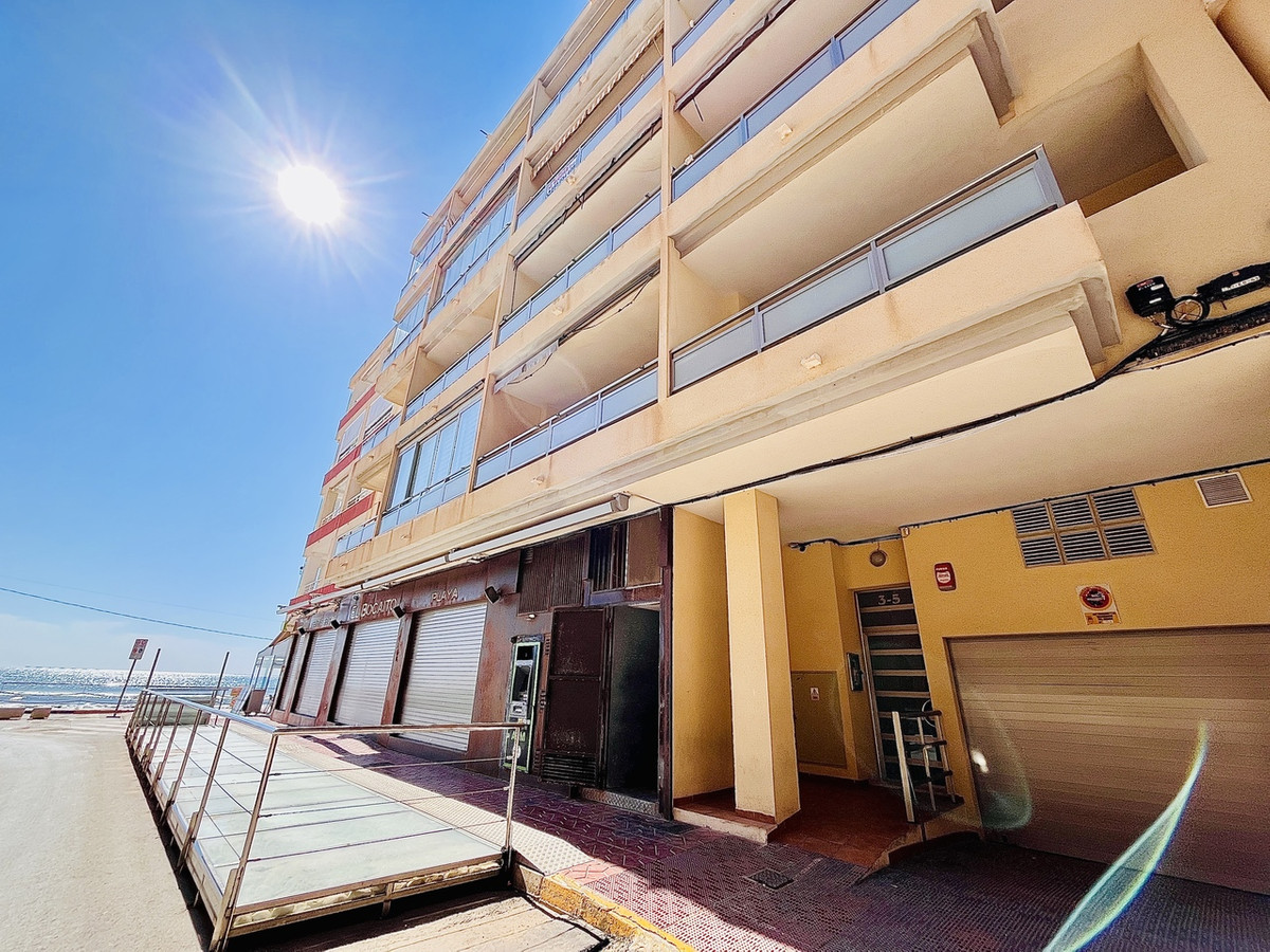 3 Bed Apartment for sale in Guardamar Del Segura Costa Blanca, Alicante, Spain