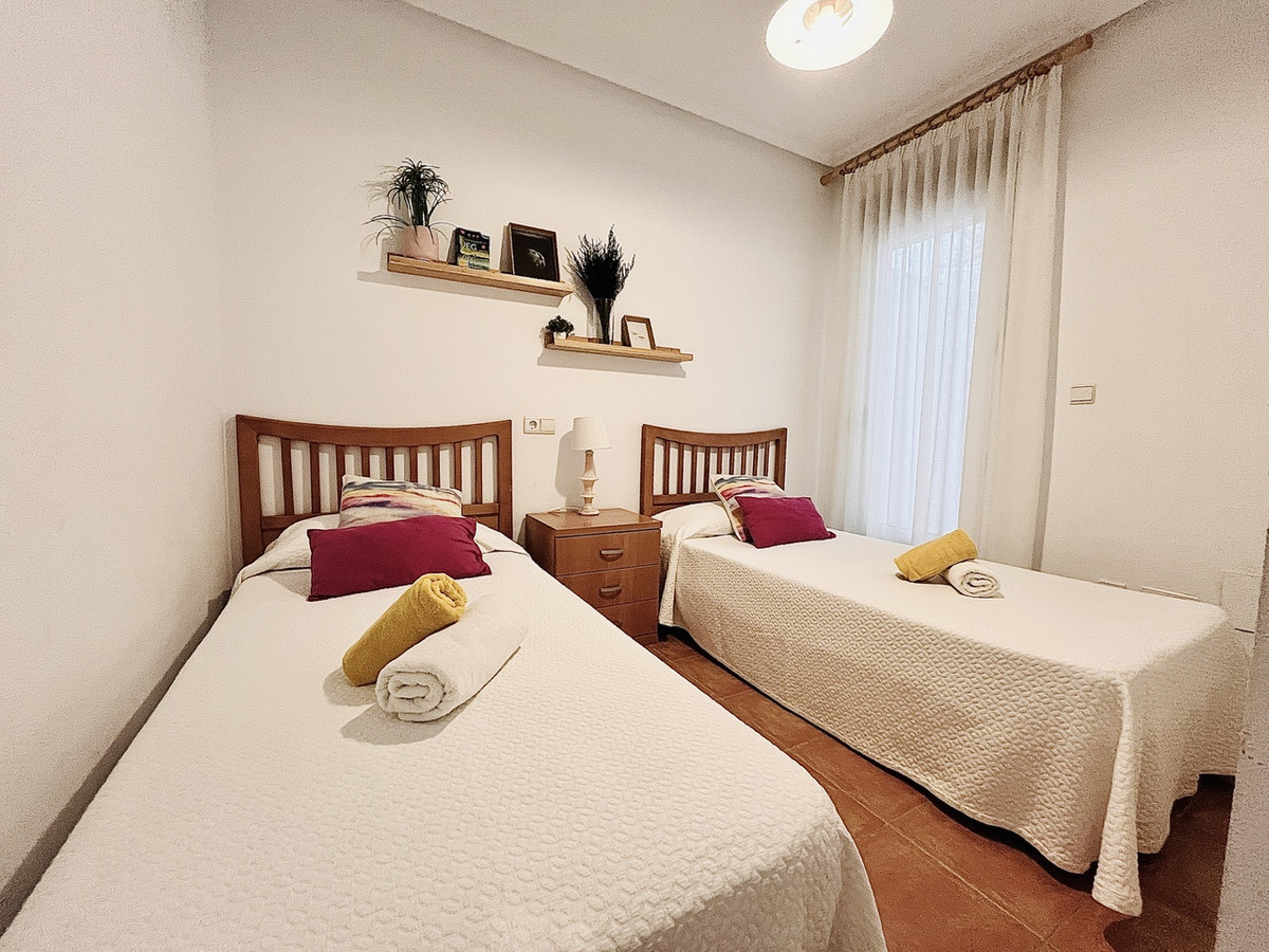 3 Bed Apartment for sale in Guardamar Del Segura Costa Blanca, Alicante, Spain