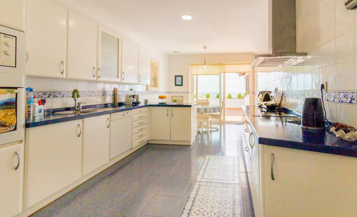 4 Bed Apartment for sale in Montemar Costa Del Sol, Málaga, Spain